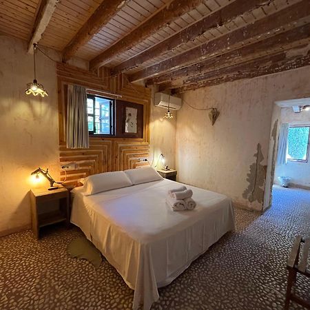 Boutique Hostal La Curandera De Salinas Sant Francesc de s'Estany Exterior foto
